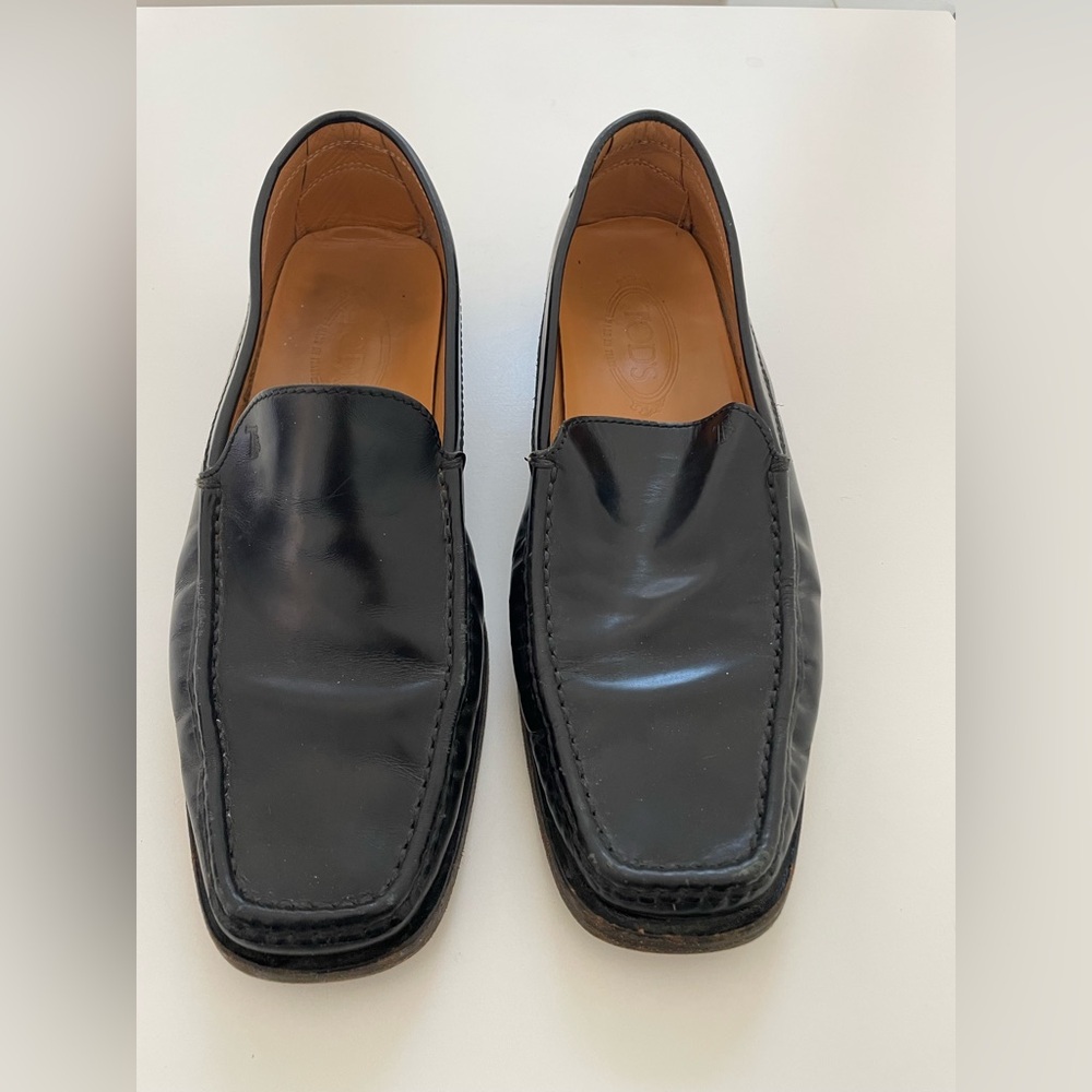 TOD’S MEN’S BLACK LEATHER LOAFERS SIZE 9